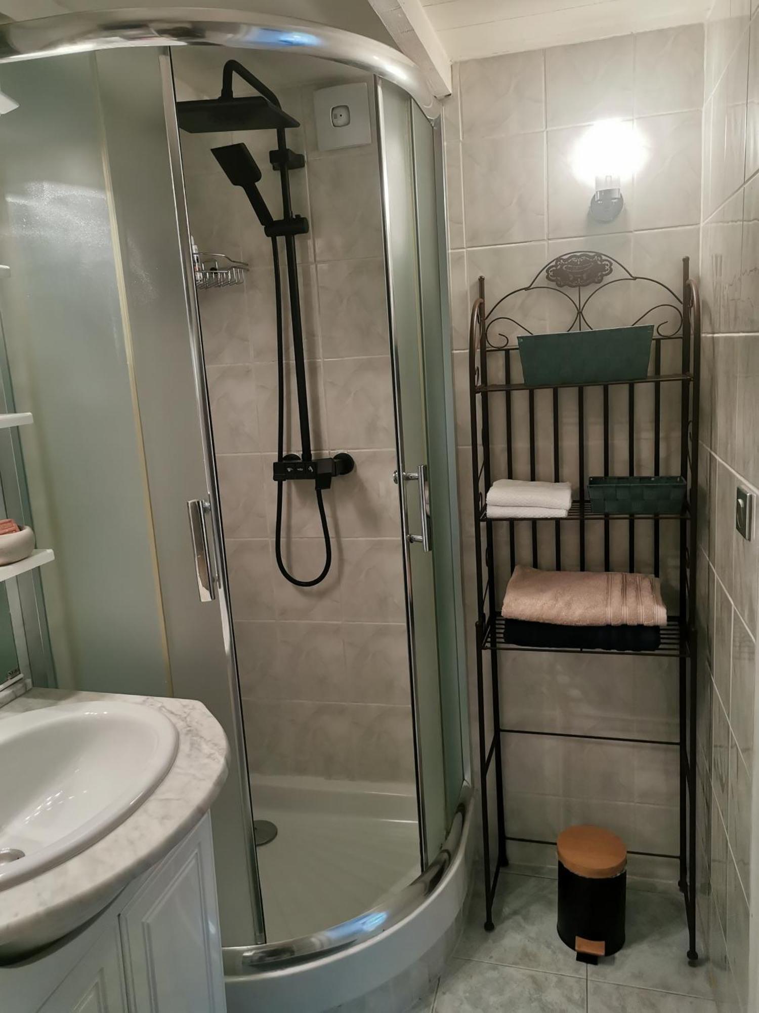 Le Jardin De Mae Apartment Bouc Bel Air Bagian luar foto