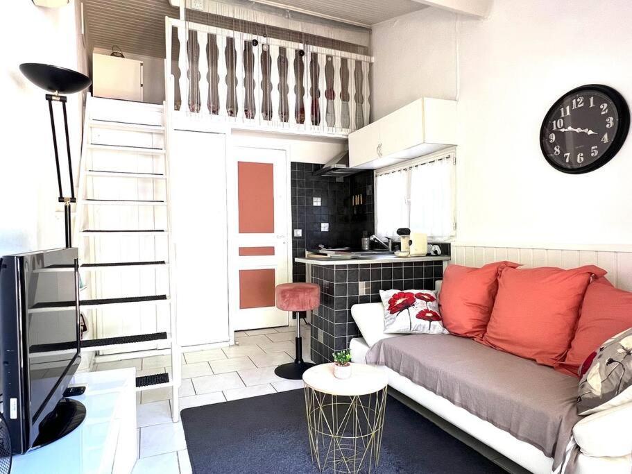 Le Jardin De Mae Apartment Bouc Bel Air Bagian luar foto