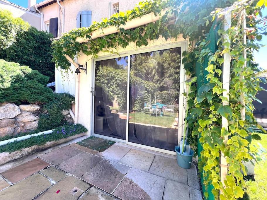 Le Jardin De Mae Apartment Bouc Bel Air Bagian luar foto