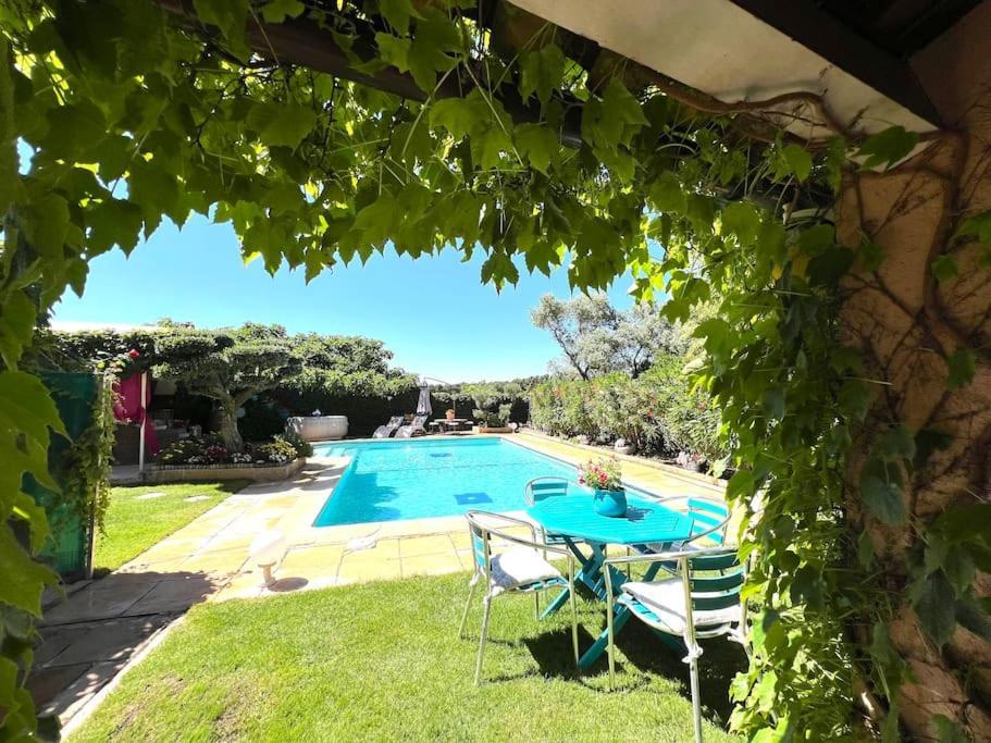 Le Jardin De Mae Apartment Bouc Bel Air Bagian luar foto