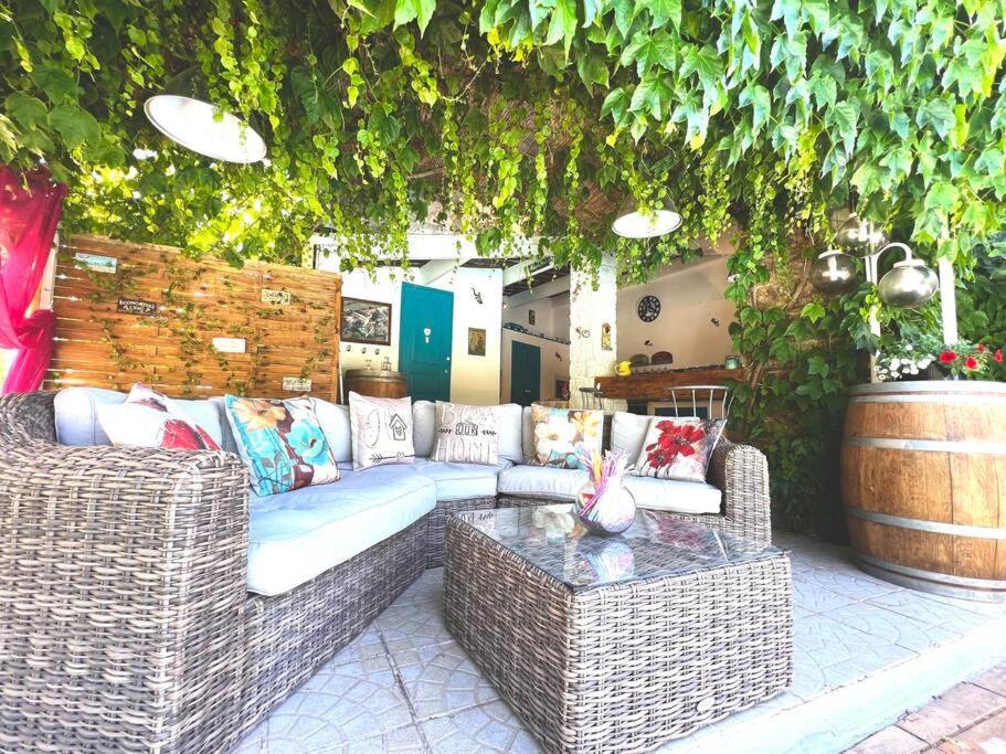 Le Jardin De Mae Apartment Bouc Bel Air Bagian luar foto